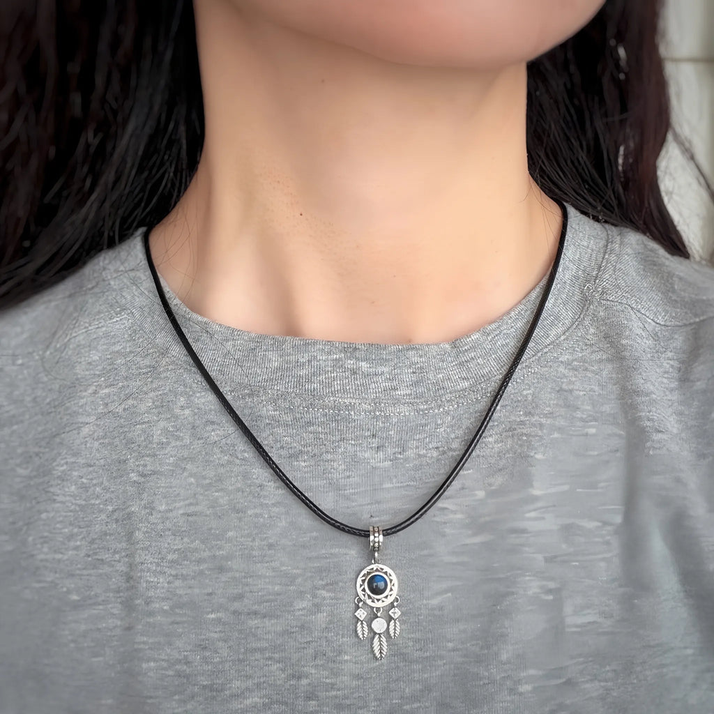Pendentif Trèfle à quatre feuilles bleu en cristal naturel – Cadeau porte-bonheur pour elle / Maman