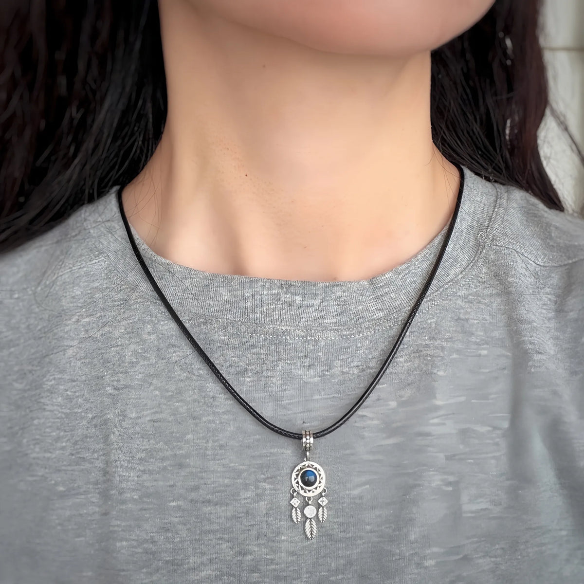 Pendentif Trèfle à quatre feuilles bleu en cristal naturel – Cadeau porte-bonheur pour elle / Maman