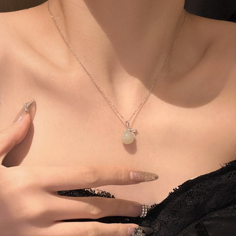 Hetian Jade Bow Necklace – Gentle Virtue, Wealth Protection