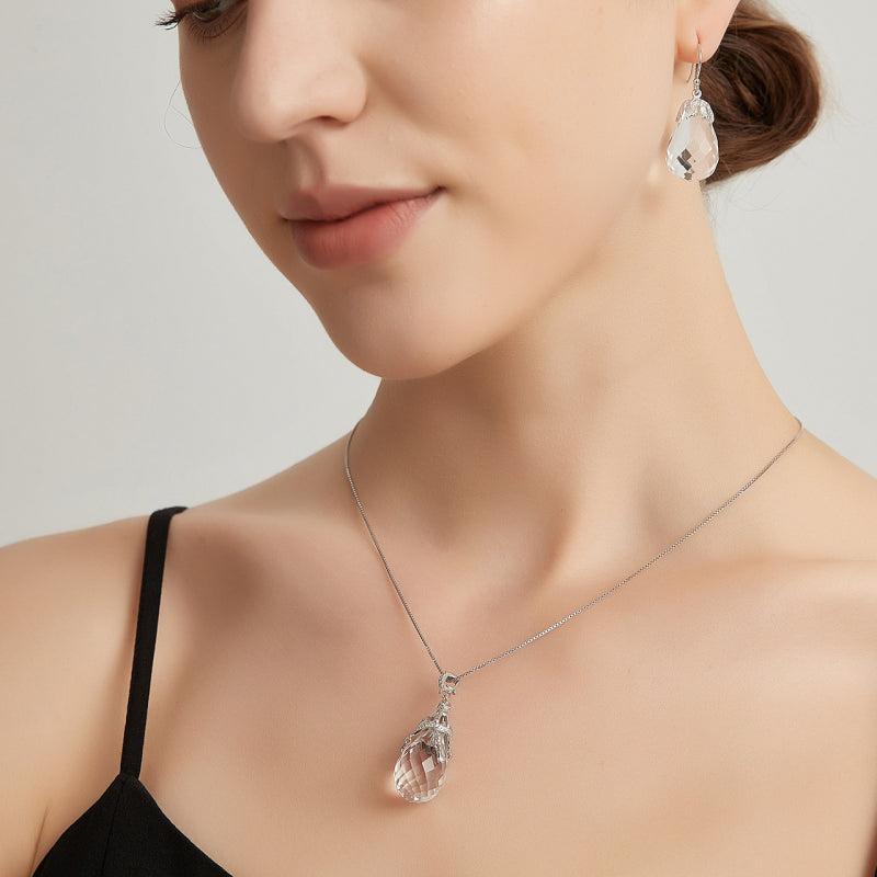 Collier Fleur de Neige en Cristal Naturel