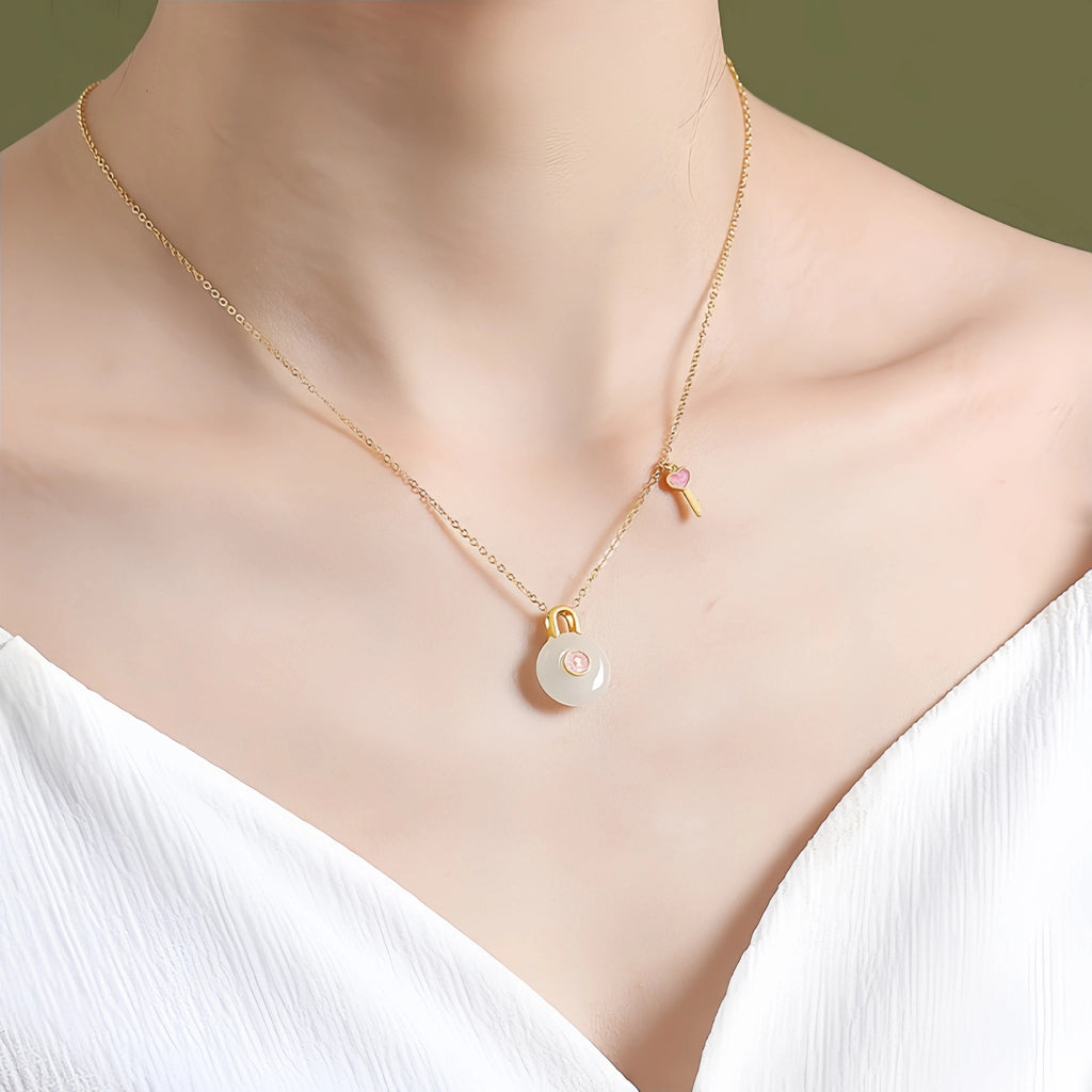 Collier à ajustement facile en quartz clair - Pureté intérieure et expression claire