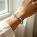 Bracelet de lotus en jadéite orientale avec breloque « Ping An Xi Le » – Bijoux Guochao