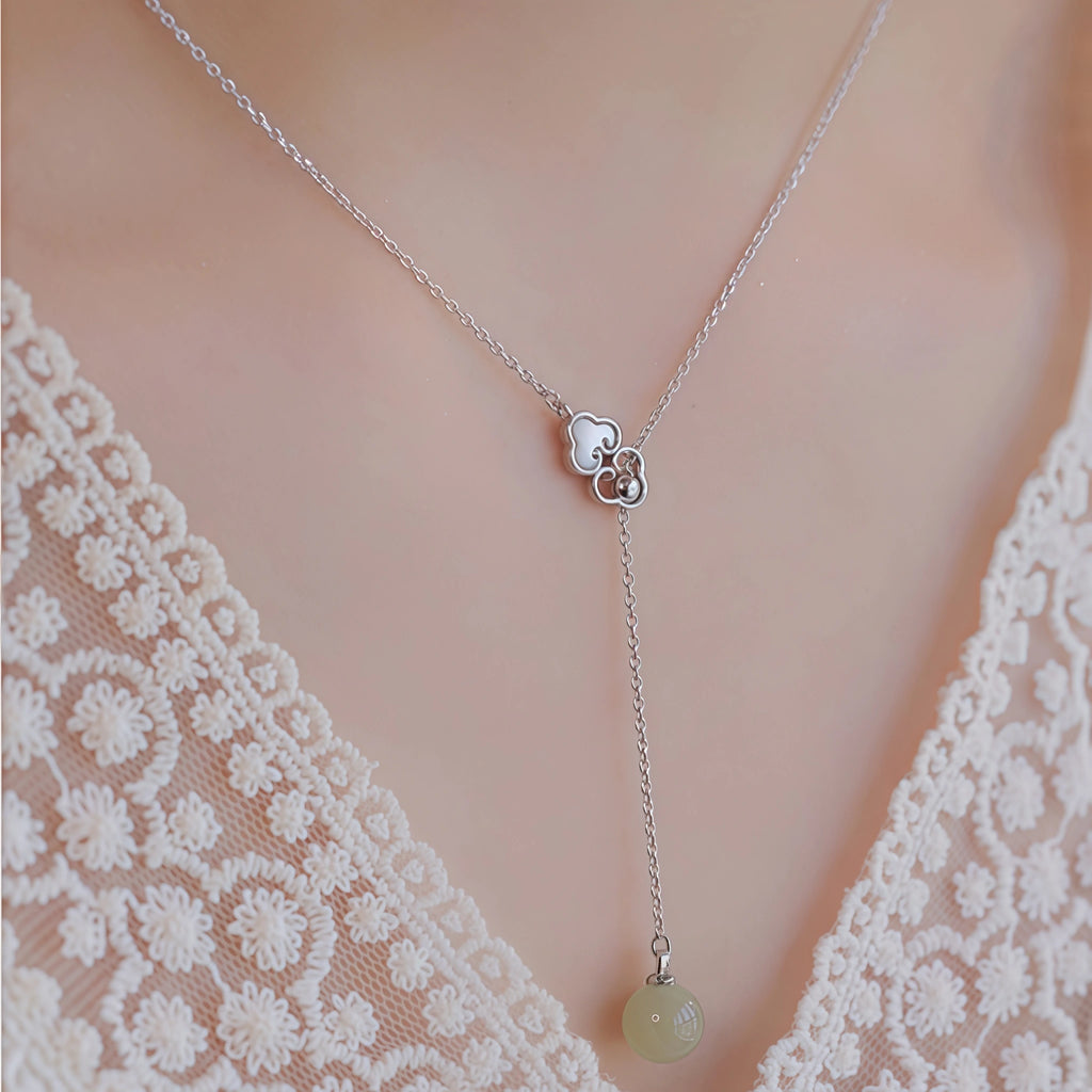 Collier à ajustement facile en quartz clair - Pureté intérieure et expression claire