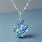 Pendentif Trèfle à quatre feuilles bleu en cristal naturel – Cadeau porte-bonheur pour elle / Maman