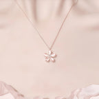Collier Fleur de Cerisier Rose avec Chaîne de Clavicule Premium en Argent Pur Rotative