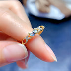 Bague tendance croisée en aigue-marine naturelle - Clarté et flux positif