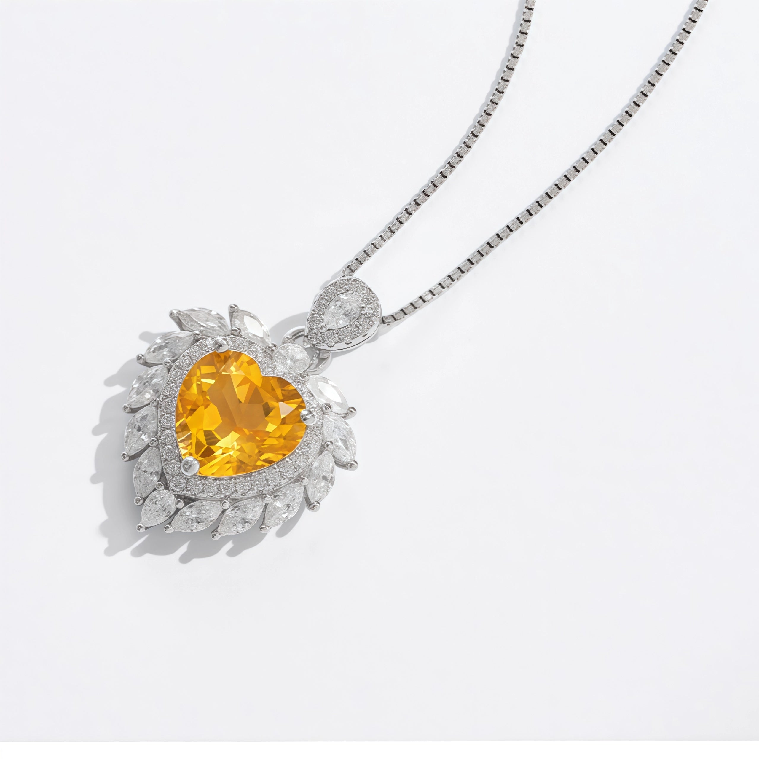 Collier Cœur Étincelant en Cristal Naturel