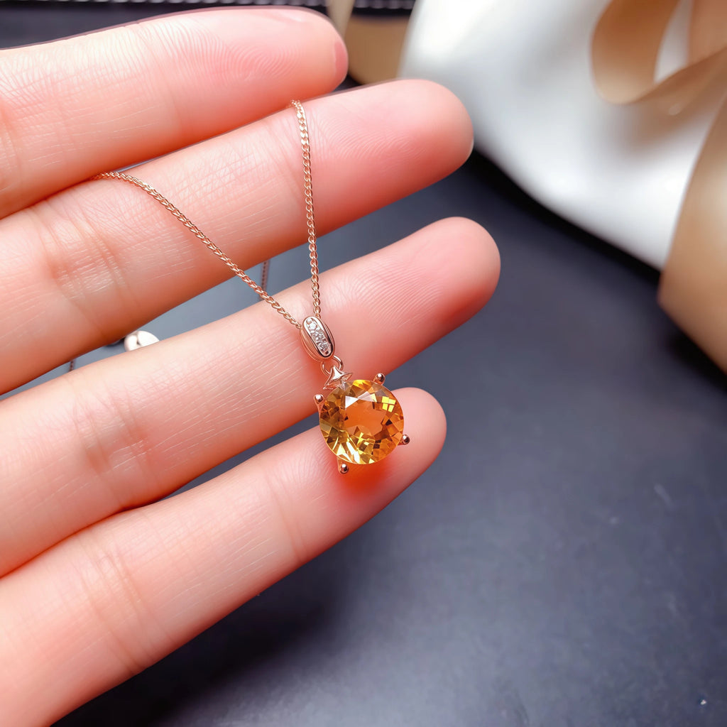 Collier en cristal de quartz clair Pendentif facetté irrégulier