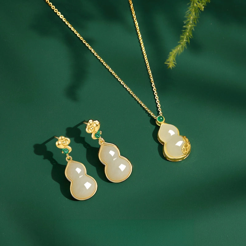 Collier en cristal de quartz clair Pendentif facetté irrégulier