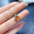 Collier en cristal de quartz clair Pendentif facetté irrégulier