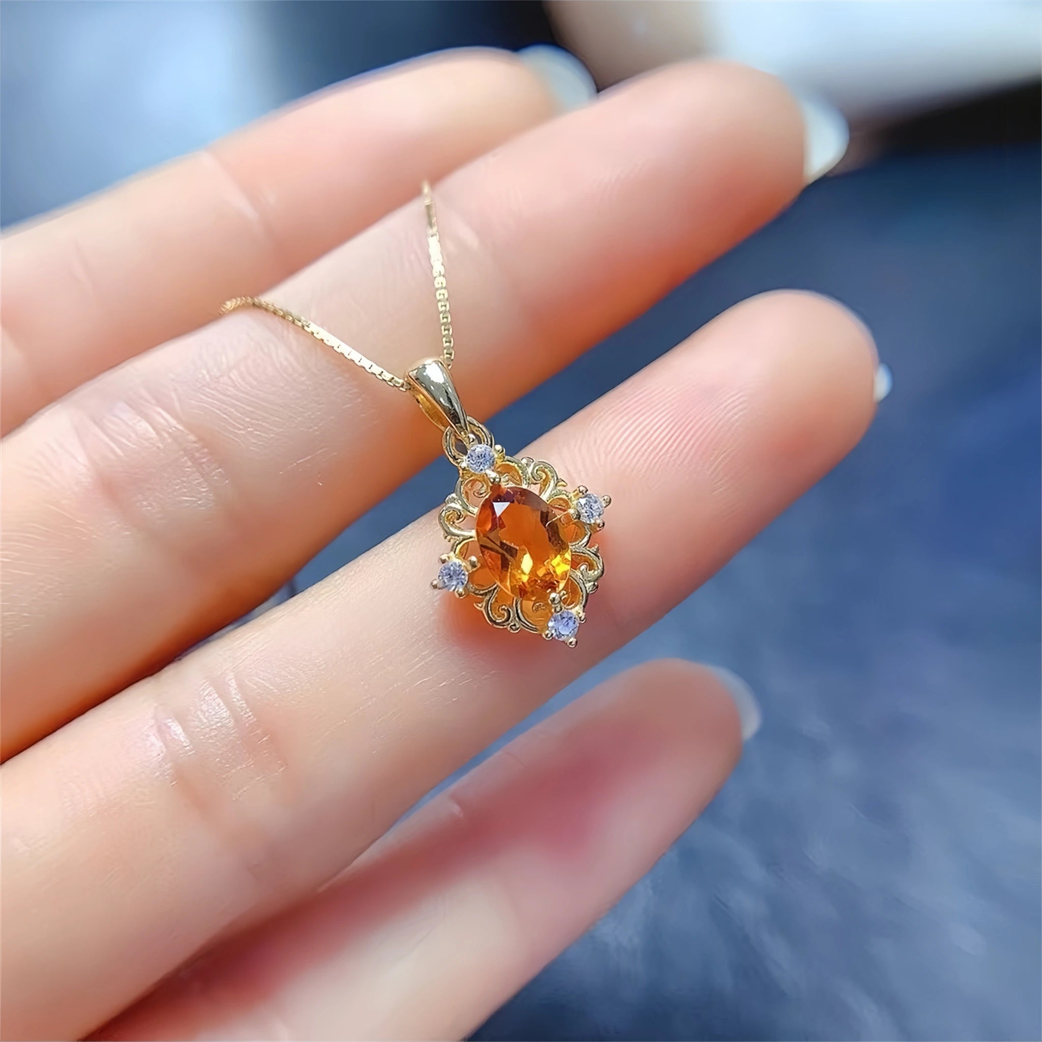 Collier en cristal de quartz clair Pendentif facetté irrégulier