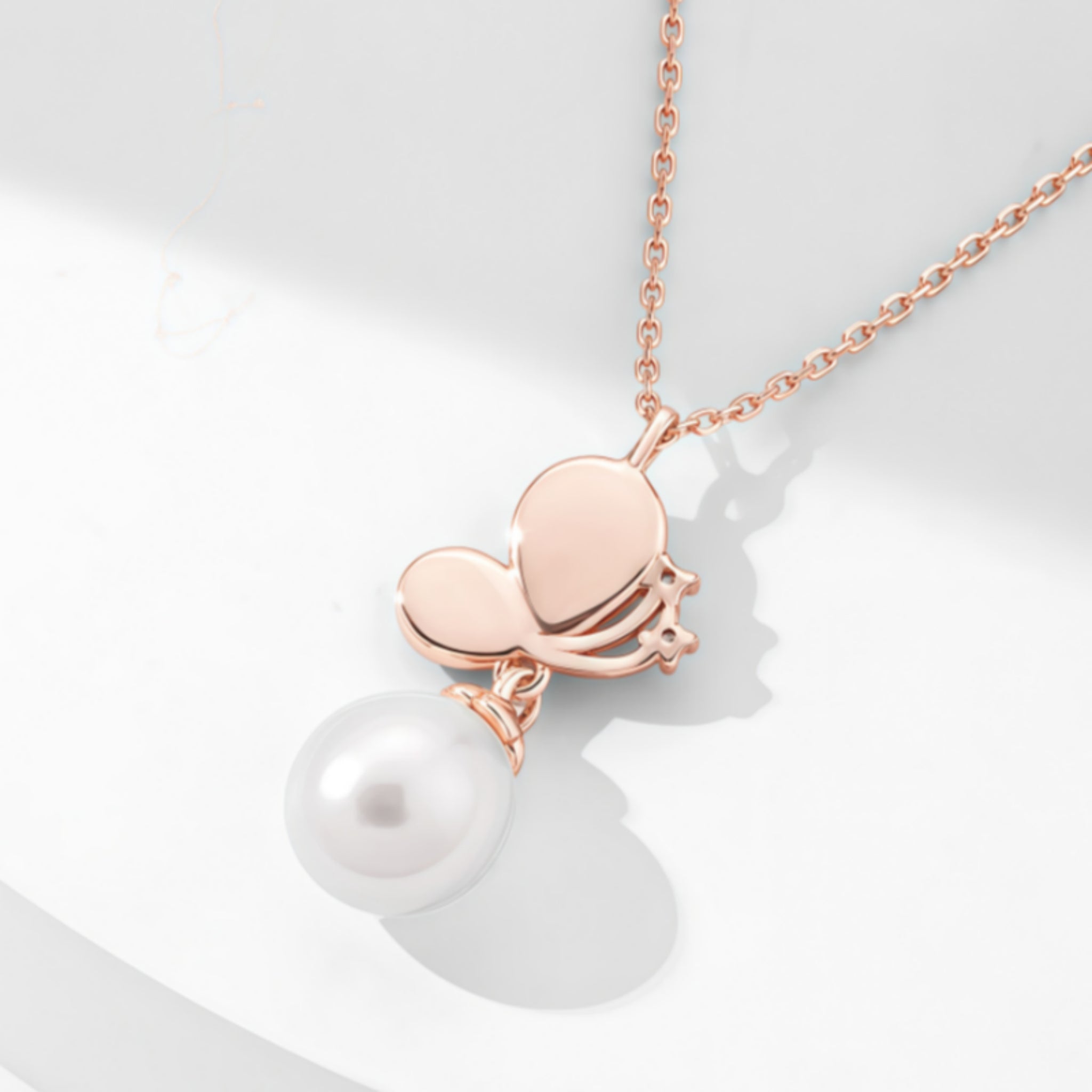 Collier en cristal de quartz clair Pendentif facetté irrégulier