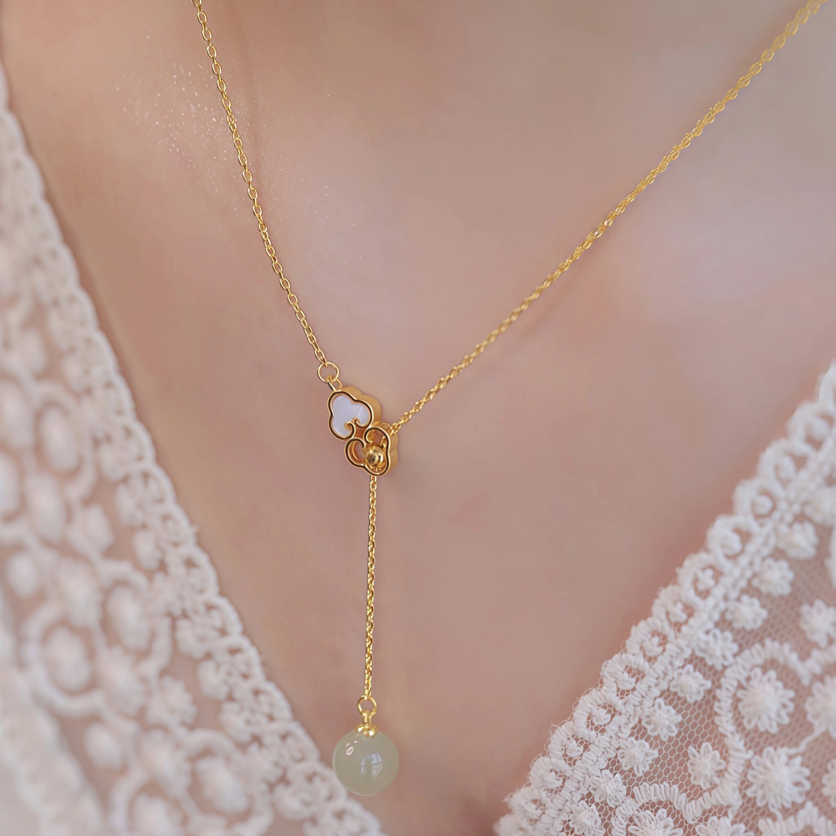 Collier à ajustement facile en quartz clair - Pureté intérieure et expression claire