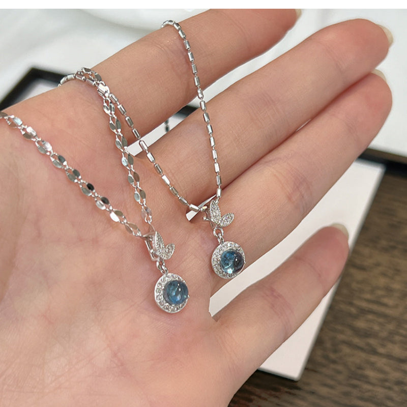Collier Papillon Aigue-marine Naturelle - Doux comme l'eau, libre comme un papillon