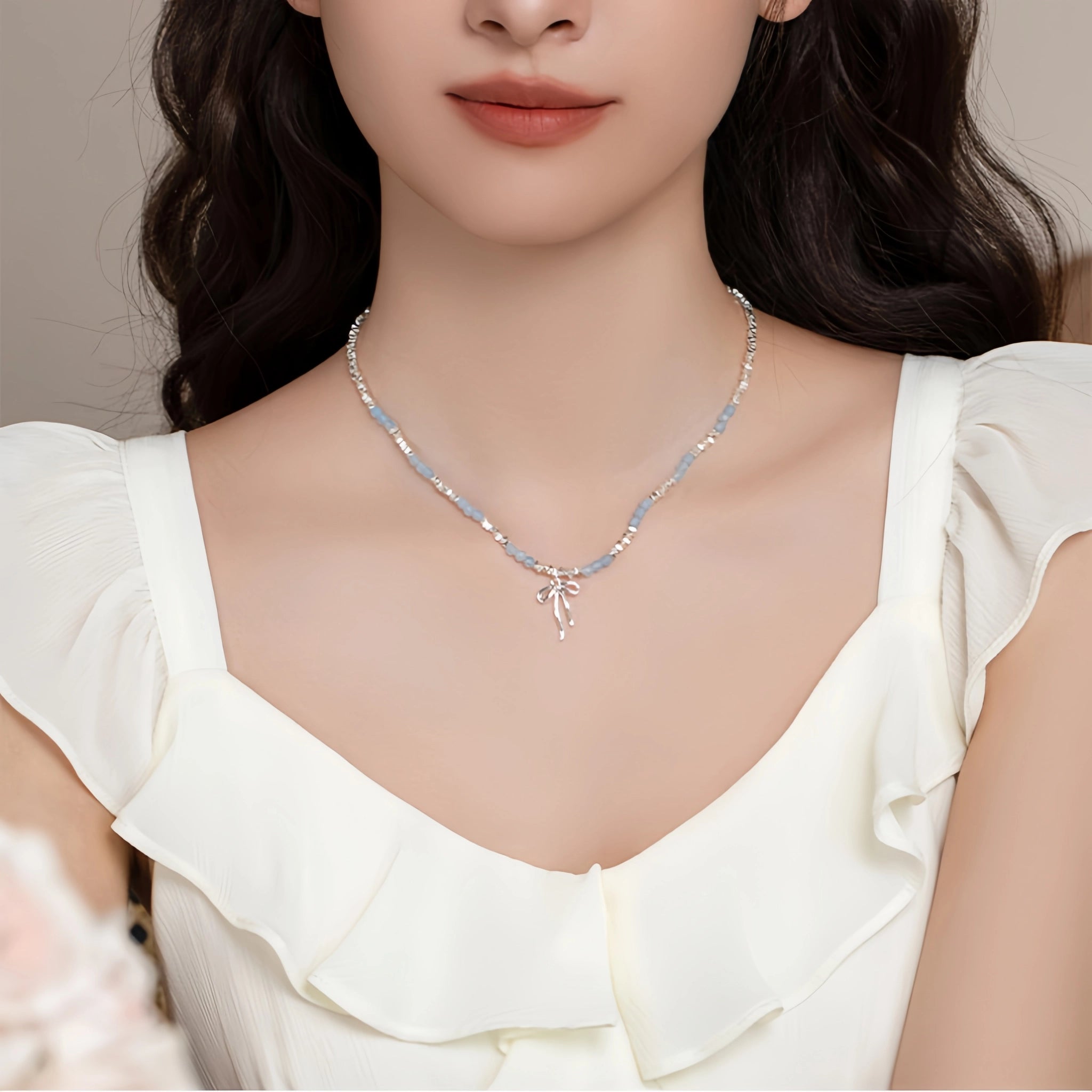 Collier en cristal de quartz clair Pendentif facetté irrégulier
