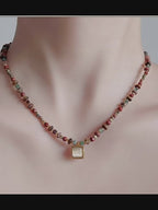 Collier en pierre naturelle Œil de tigre, ras de cou style tableau à l'huile vintage