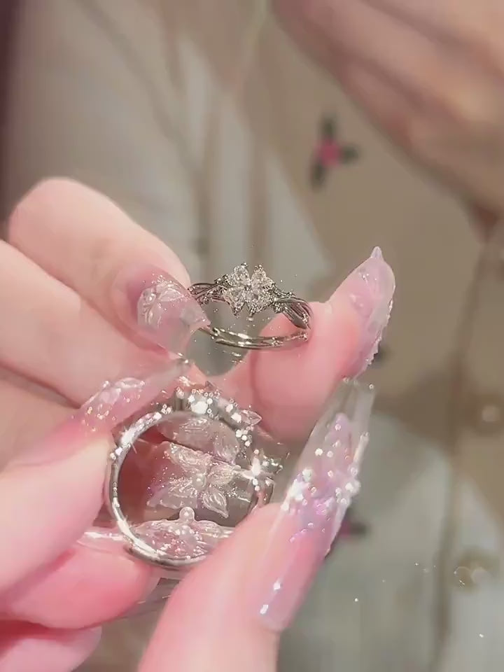 Bague trèfle à quatre feuilles porte-bonheur - une feuille pour l'espoir, une pour la chance