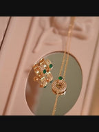 Collier Émeraude Cercle Torsadé Rétro, Bijoux de Luxe en Pierre Verte pour Maman
