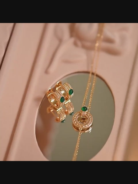 Collier Émeraude Cercle Torsadé Rétro, Bijoux de Luxe en Pierre Verte pour Maman