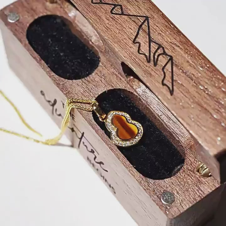 Golden Tiger Eye Gourd Necklace, Niche Luxury Crystal Charm for Wealth & Blessing