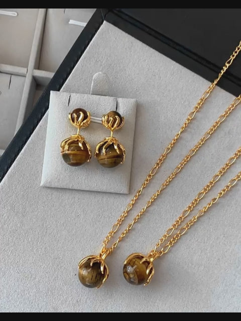 Collier en cristal de quartz clair Pendentif facetté irrégulier