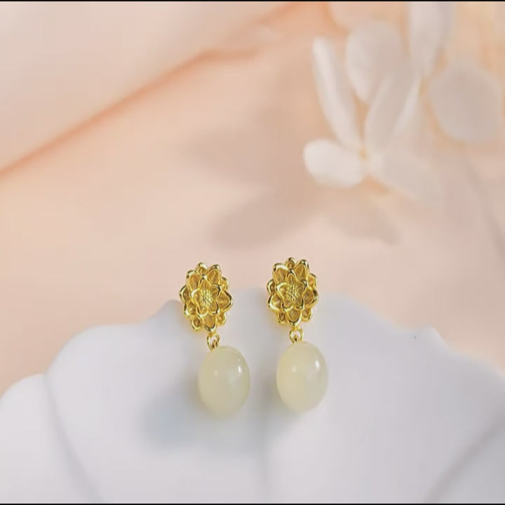 Boucles d'oreilles en jade Hetian Lotus « Good Things Ahead » – Soyez le gardien fleuri de Maman