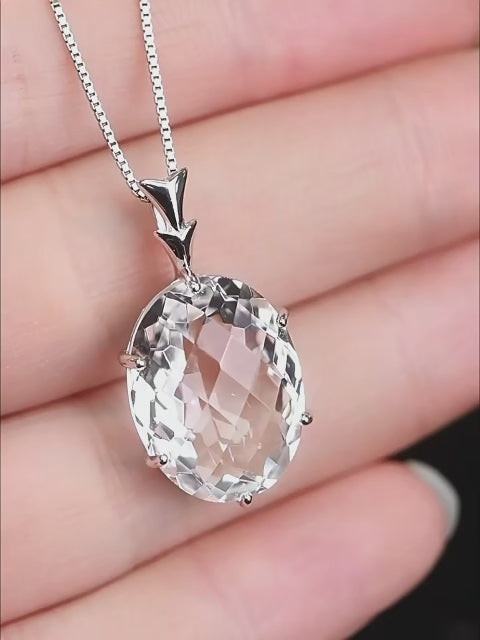 Ras de cou ovale en quartz clair argenté · Améliore la concentration