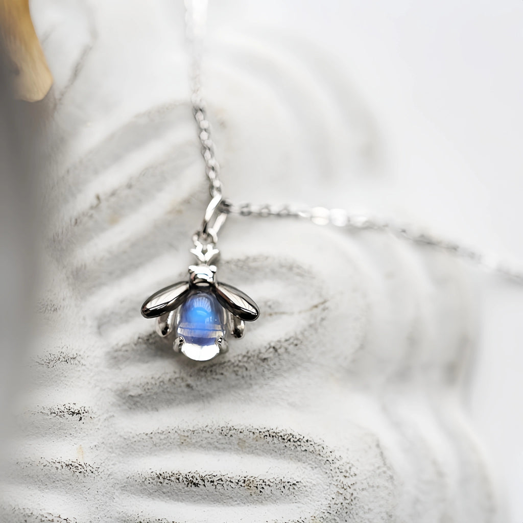 Pendentif Trèfle à quatre feuilles bleu en cristal naturel – Cadeau porte-bonheur pour elle / Maman