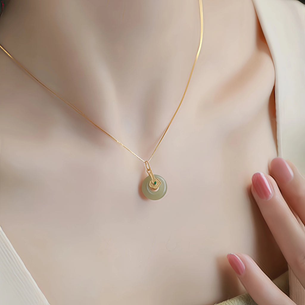 Collier à ajustement facile en quartz clair - Pureté intérieure et expression claire